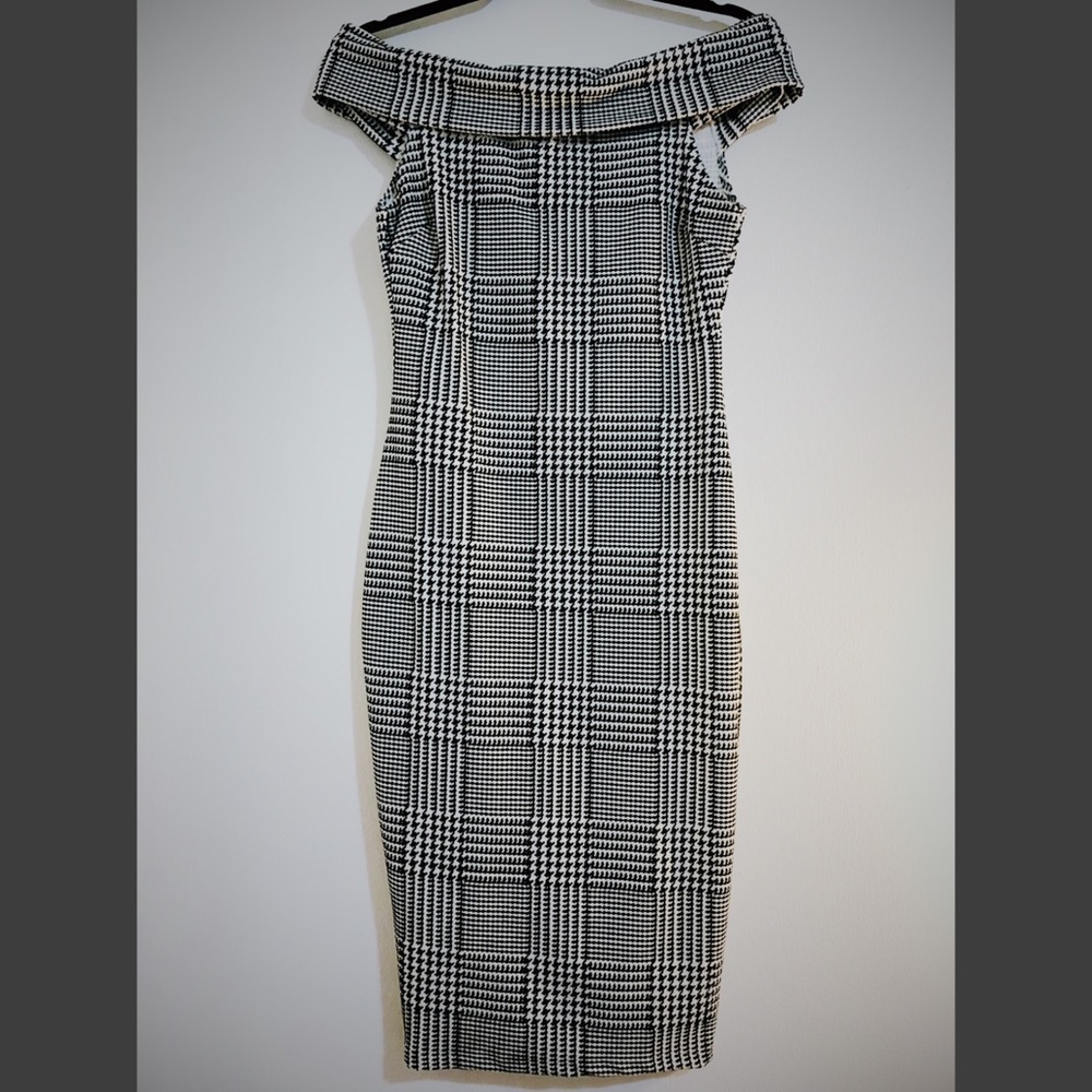 Midi off the shoulder Dress⚫️⚪️